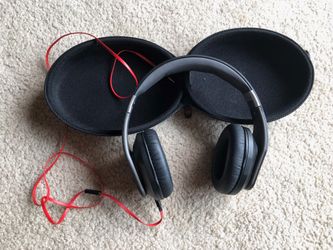 Noontec headphones w case