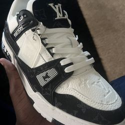 Lv Trainers Size 11