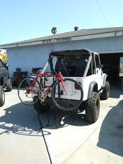 Trek road bike with trunk rack