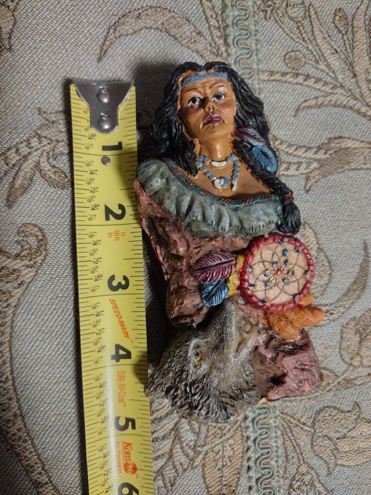 Native Women Figurine 