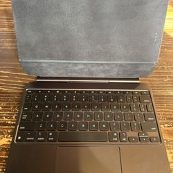Black Magic Keyboard for iPad 11”