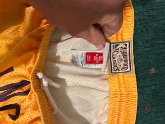 Mitchell and Ness Lakers Shorts XL
