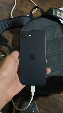 locked iphone 16 e