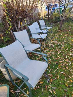 Outdoor Table And 6 Chairs