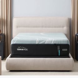 NEW MODEL Tempurpedic Luxe Adapt Medium Hybrid Queen Mattress