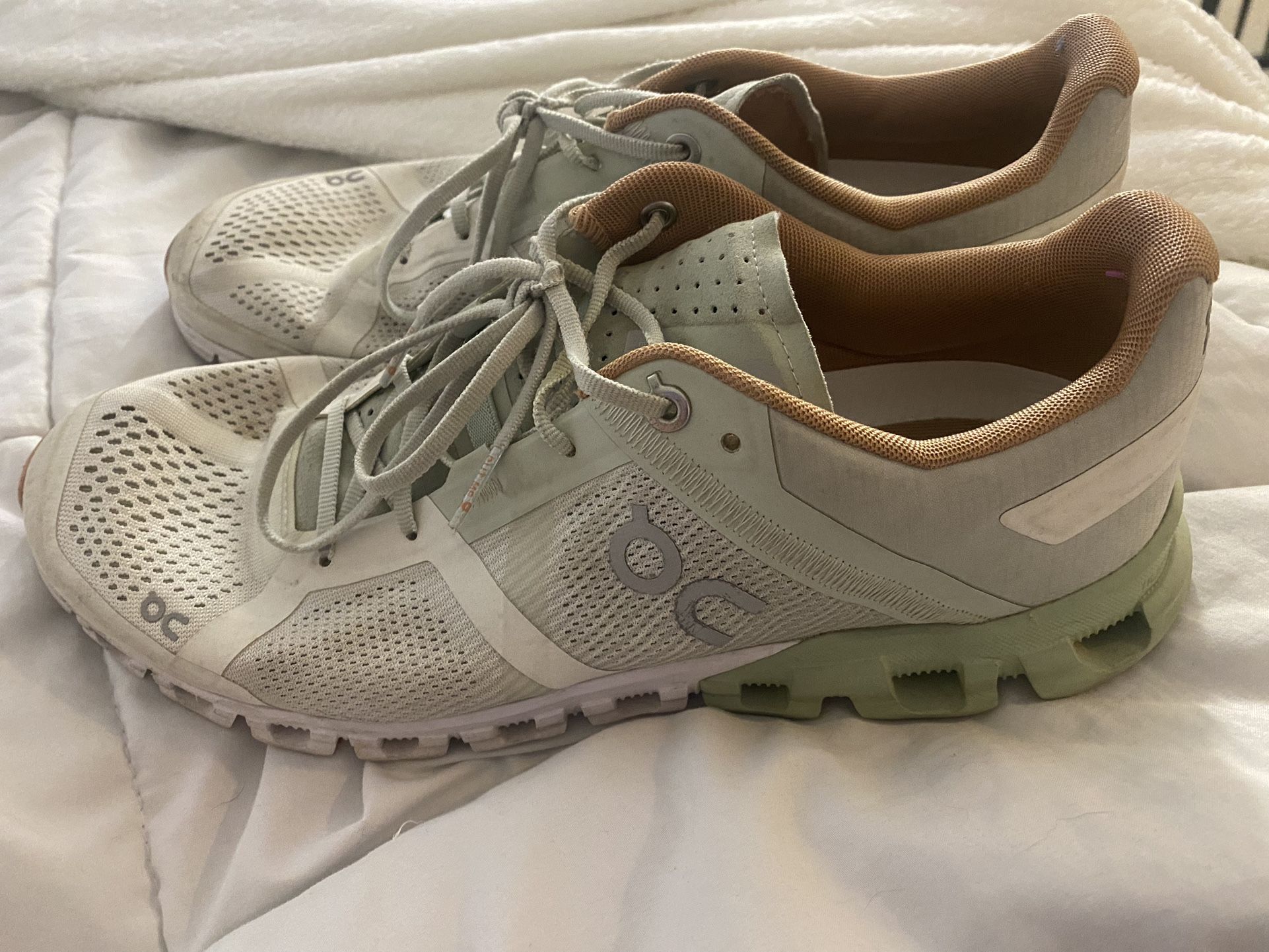 on cloud shoes size 10