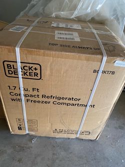 Black+Decker 1.7 cu. Ft. Compact refrigerator-freezer