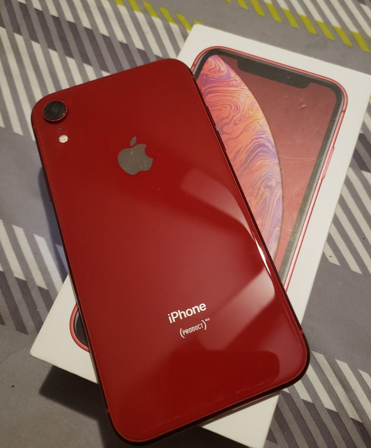 iPhone xr 64 gb