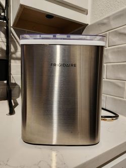 Frigidaire Countertop Ice Maker Stainless Steel – Works Great 🧊