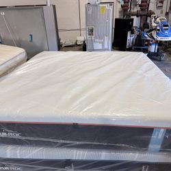 💥King Mattress Tempurpedic Luxebreeze Firm 1.0 💥