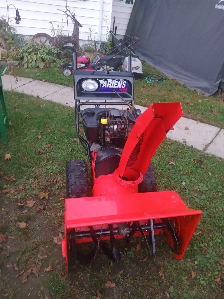 Ariens 1128 Snow Blower