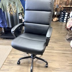 NEW! Office chair (Hight Adjustable) 360 Swivel 