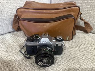 Canon AE-1 Program 35mm SLR Film Camera with 50mm Lens + Bag Tested Working 