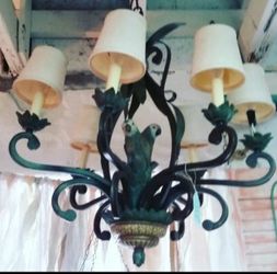 Tommy top bahama chandelier