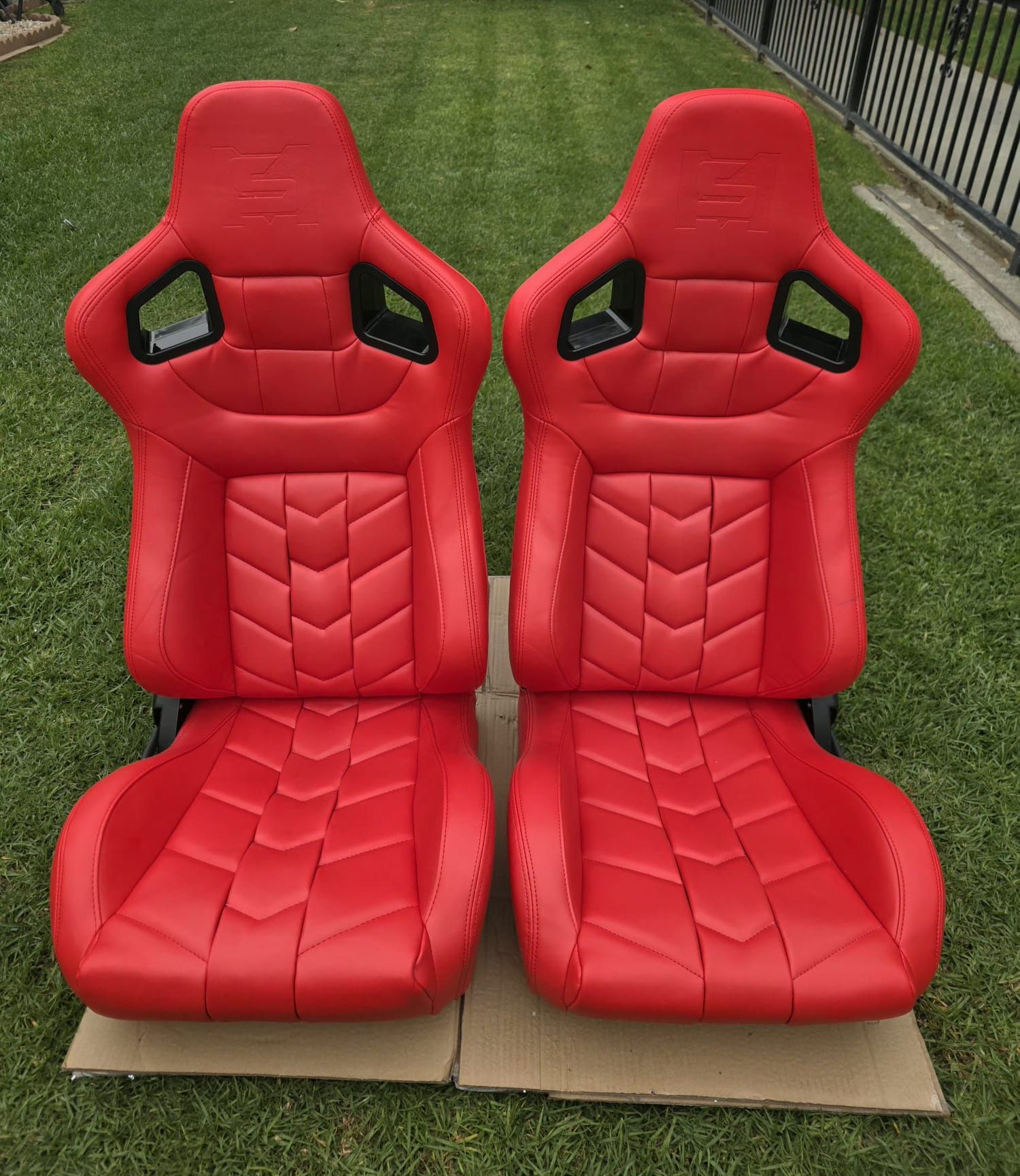 Universal Racing Seats