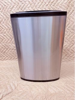 Trash can