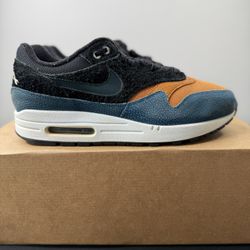 Nike Air Max “Swipa” Size: 8.5M (Worn)