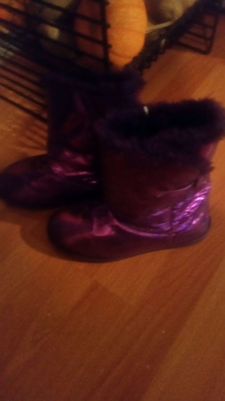 Girl boots