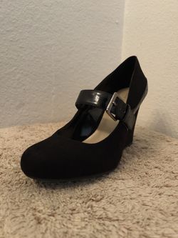 Nine West Women’s Black Strapped Pumps