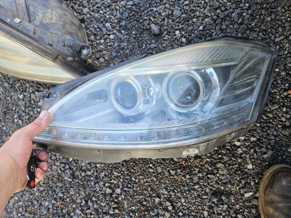 2008 Mercedes S550 Headlight Set