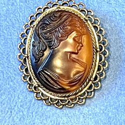 Vintage Cameo Brooch
