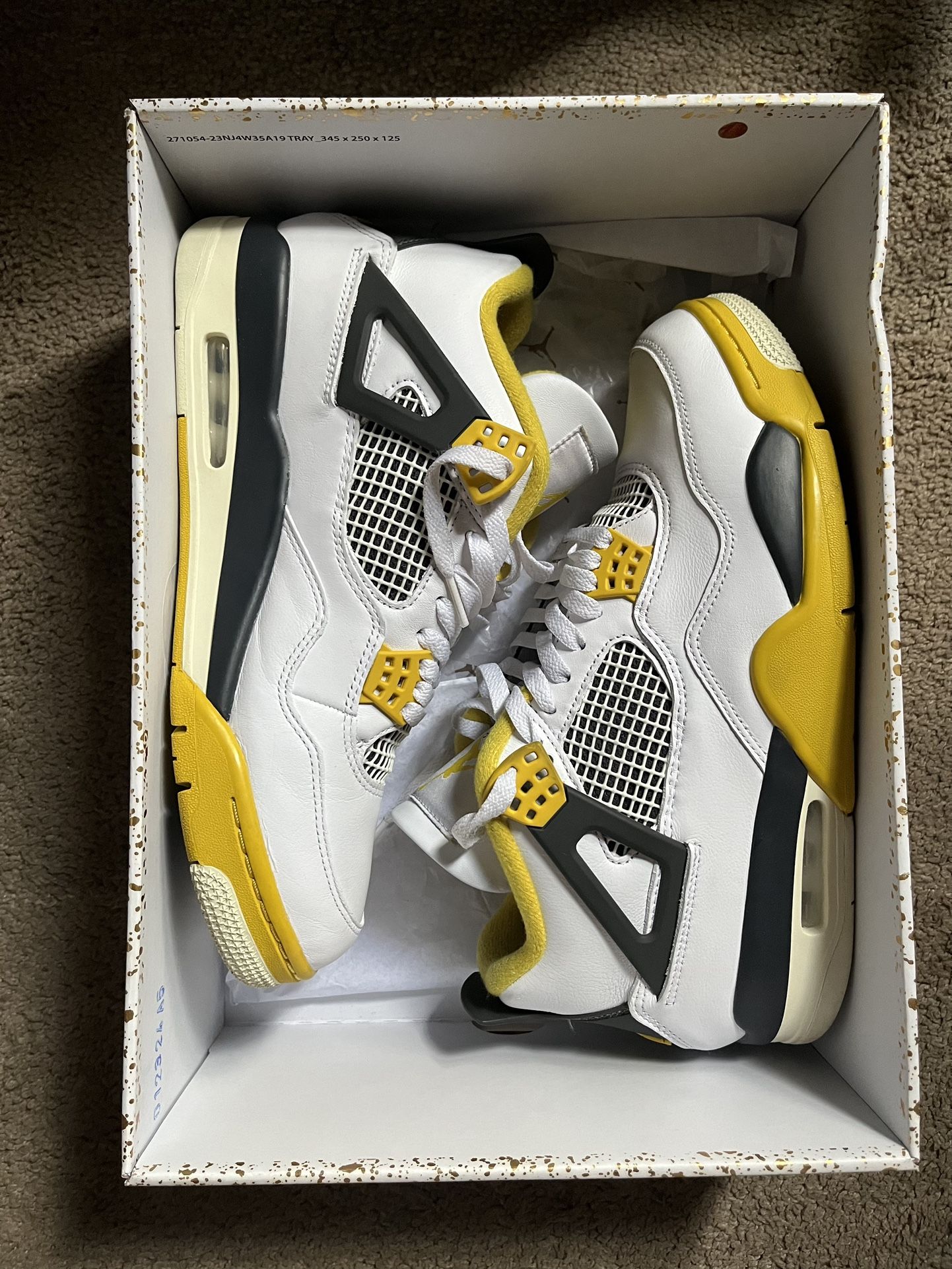 Air Jordan 4 Retro Vivid Sulfur W12 (10.5 M)