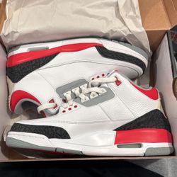 Brand New Jordan 3 Fire Red (2013) Size 10.5 