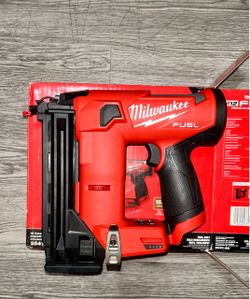 Milwaukee M12 FUEL 18 Gauge Compact Brad Nailer 2541-20
