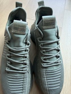 Steve Madden Maxima fashion sneakers (often labeled with SM NY90 on the tongue)