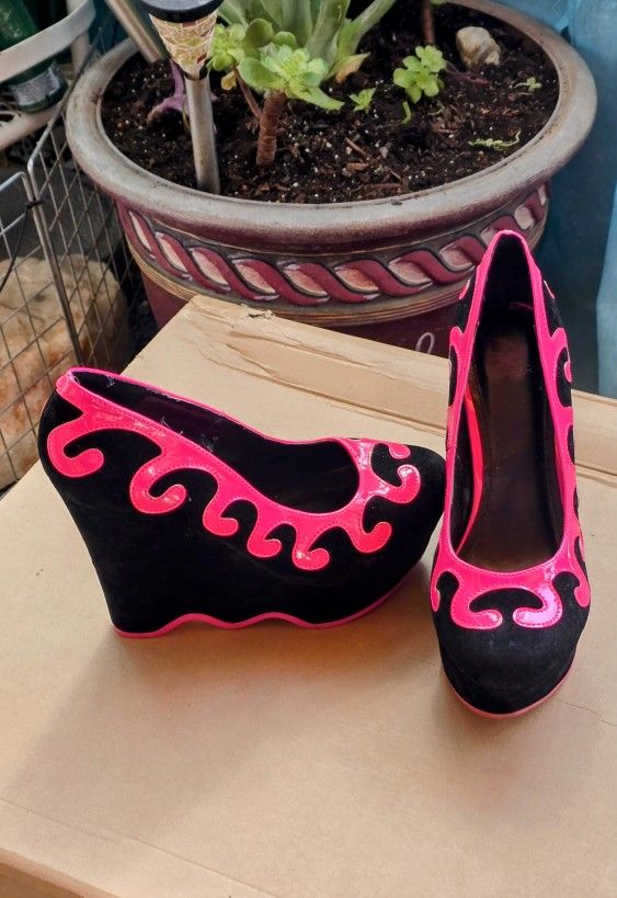 Sexy Wavy Payful Platform Heels