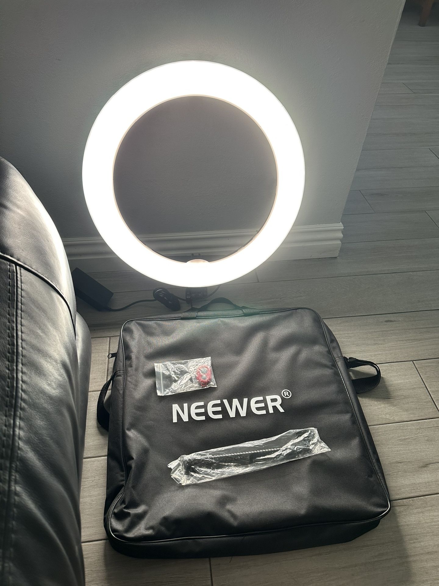 Neewer Ring Light With Remote