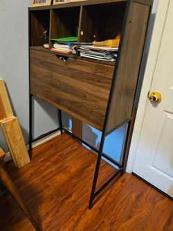 Computer desk