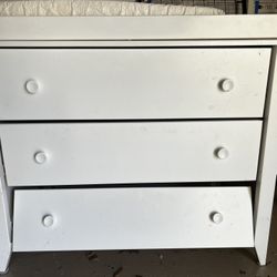 Dresser/changing Table 