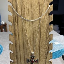 Holder/display for necklaces
