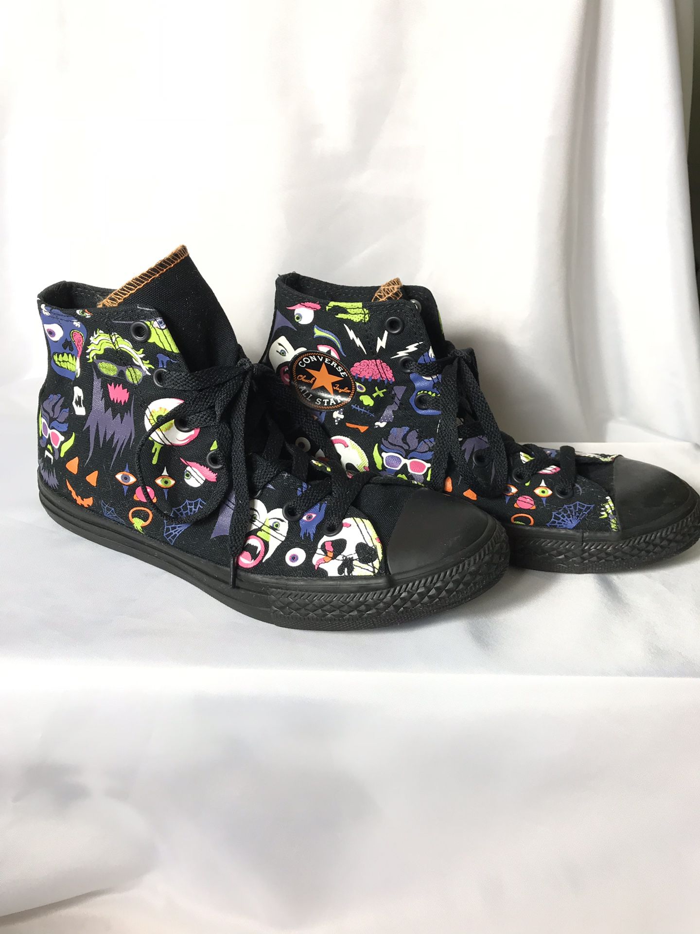 Converse Halloween Shoes Youth sz 5 RARE