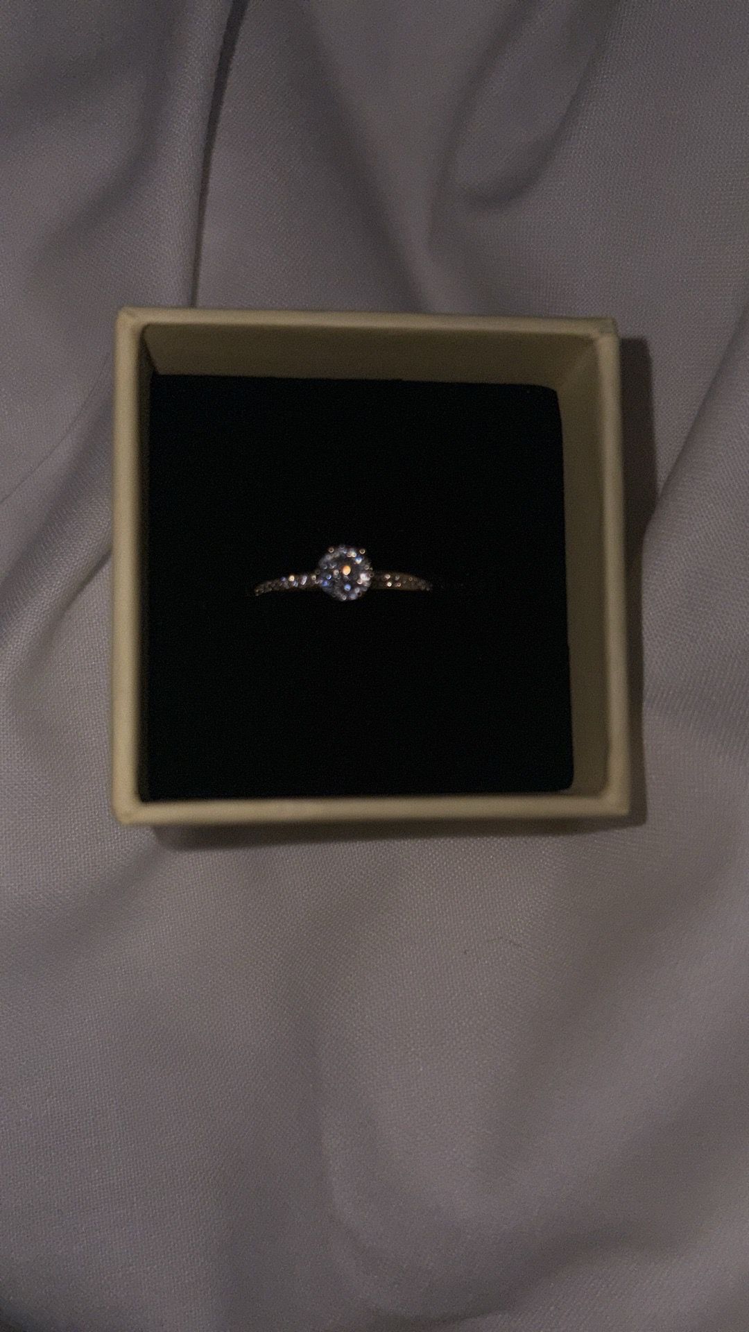 Gold ring with diamonds