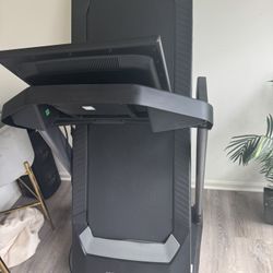 Proform 9000 Treadmill- Like New