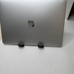 MacBook Pro 13” A1936 – i5 / 8GB / 512GB SSD – Dual Language Keyboard + GarageBand + 