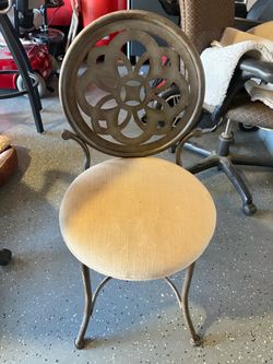 Vanity chair