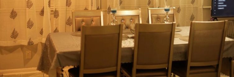 Dinning table with 6 chairs and console