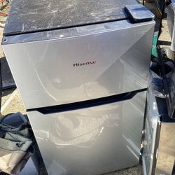 Refrigerator height 33   Width 19. Price 50$. Pick up. In. E.  Side    Tacoma