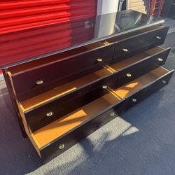 good dresser with long drawers 71”Lx 20”Dx29.5” Cajonera con gavetas profundasT/Local delivery available  