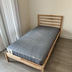  Cama Twin + Colchón – Diseño de Madera Premium • Como Nueva 