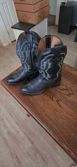Like New
Tony Lama
Men's Ropers
Size 8D