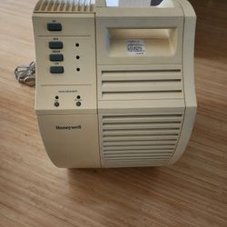Honeywell 17000 White Quitecare True Hepa Air Purifier
