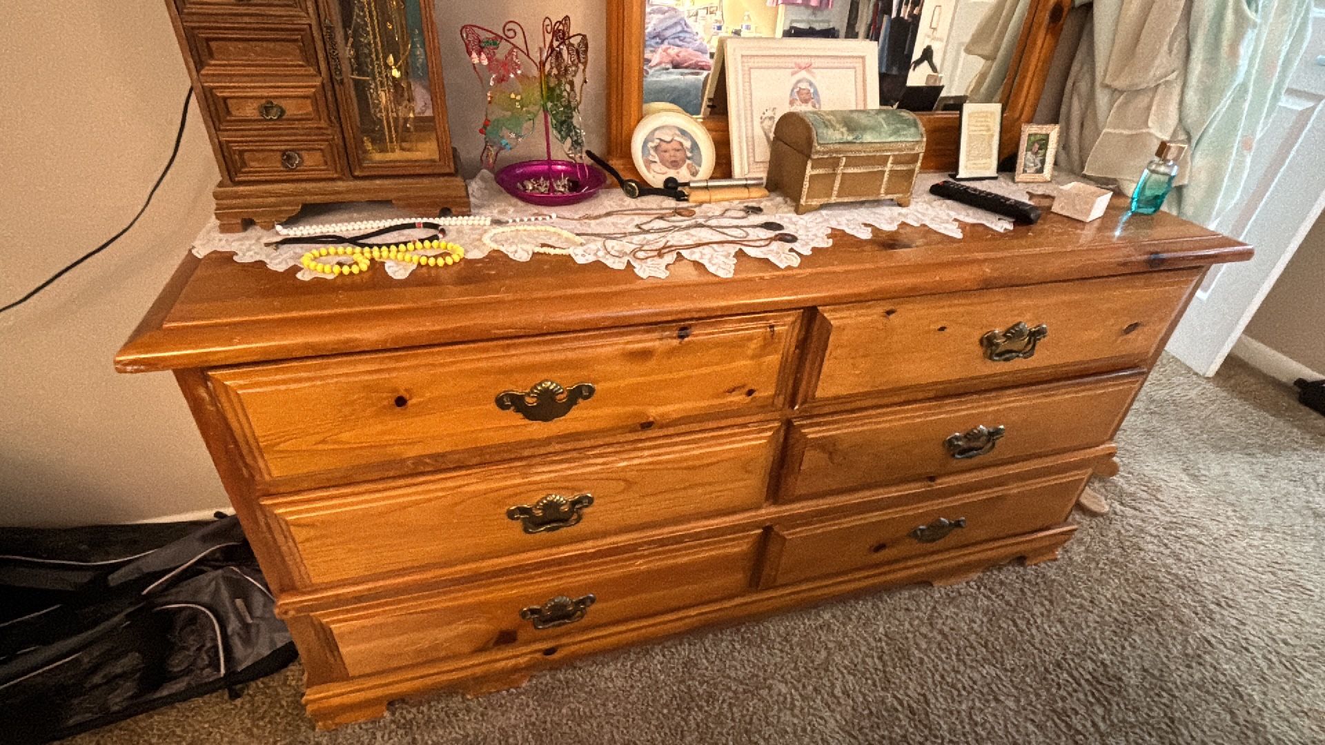 Dresser With Mirror