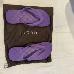 Authentic Gucci flip flops size 7