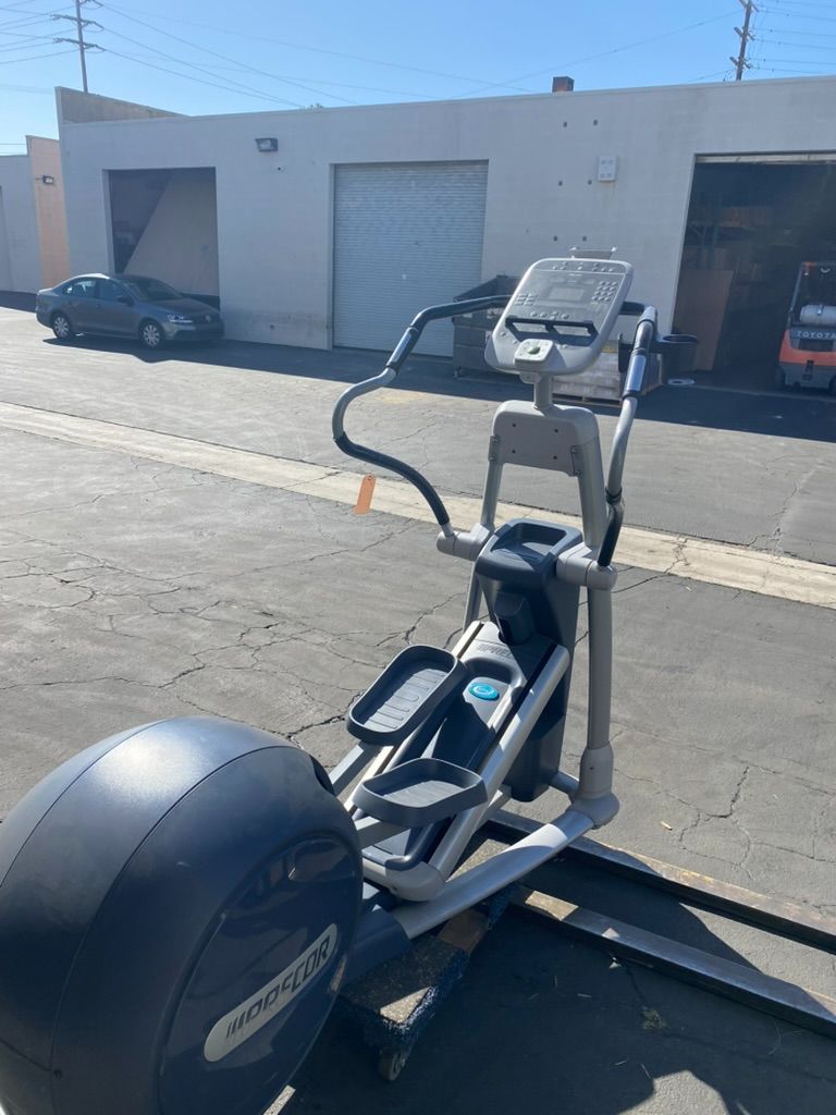 Precor 546 EFX Elliptical (Delivery Included)