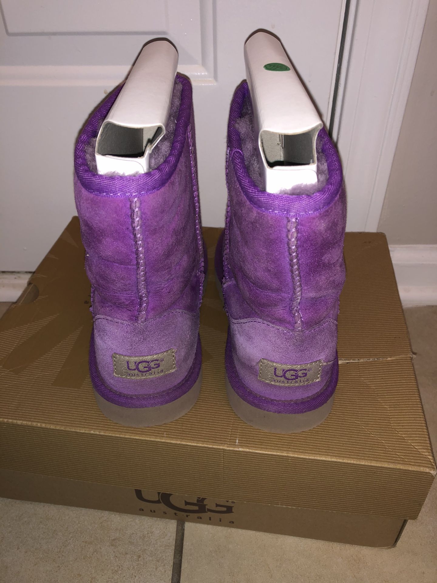 Ugg boots. Girls size 4