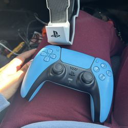 PS4 Controller And Stand